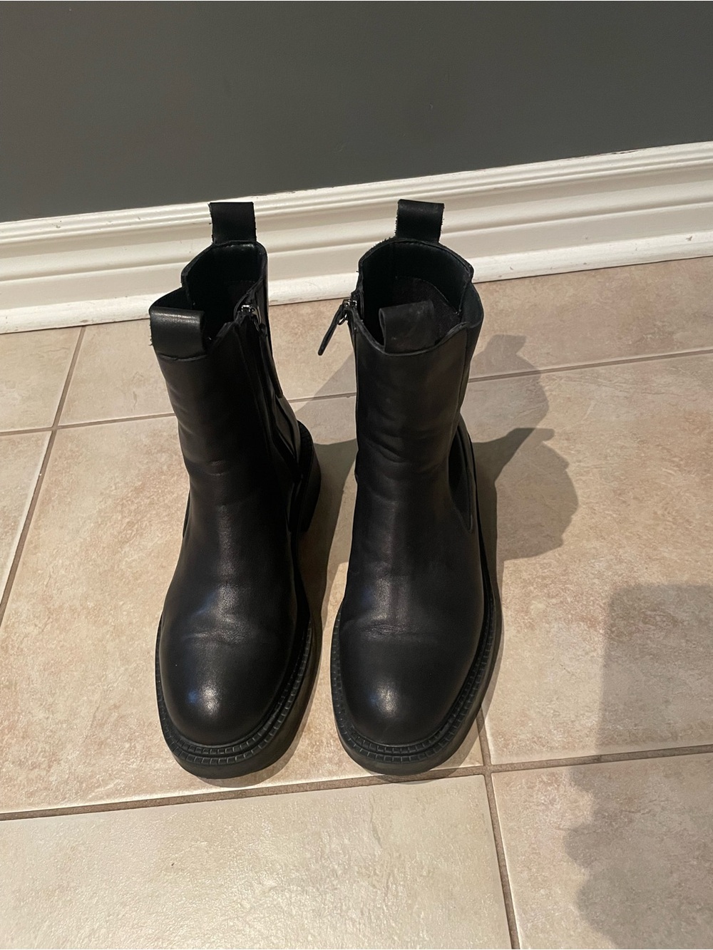 Zara Women’s  Black Leather Zip Chunky Chelsea Boots